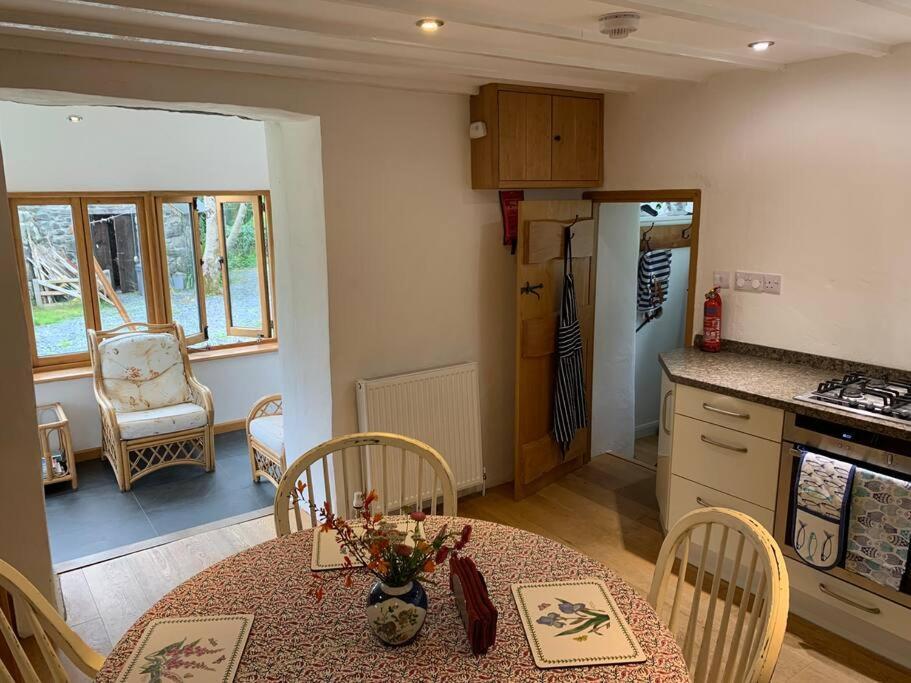 Chough Cottage เฮลสตัน ภายนอก รูปภาพ