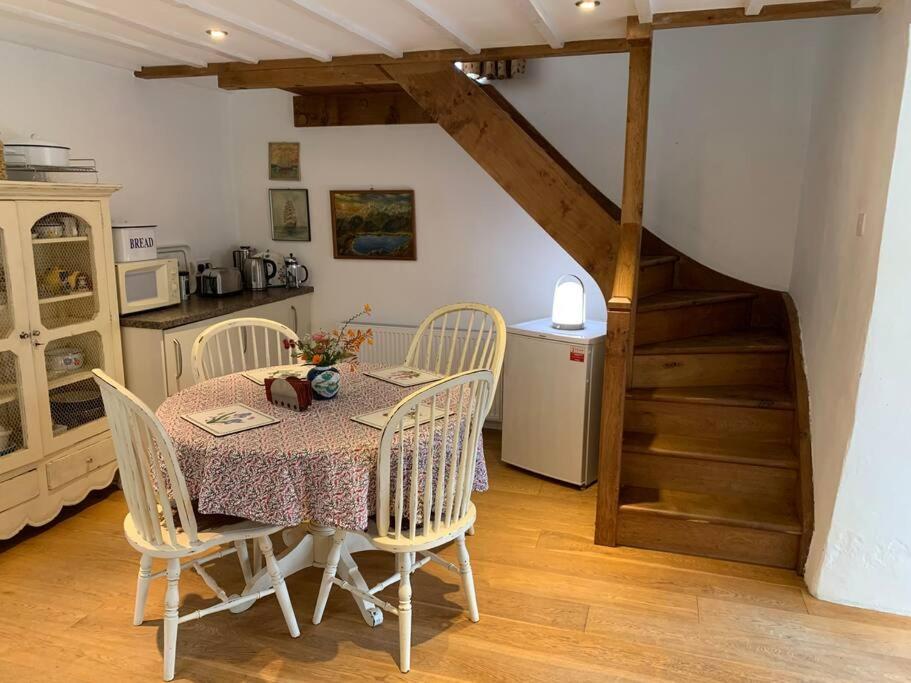 Chough Cottage เฮลสตัน ภายนอก รูปภาพ